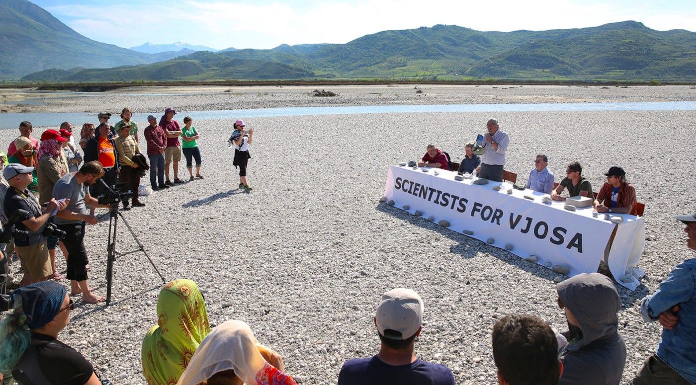 SHKENCËTARËT EUROPIAN PËR VJOSËN