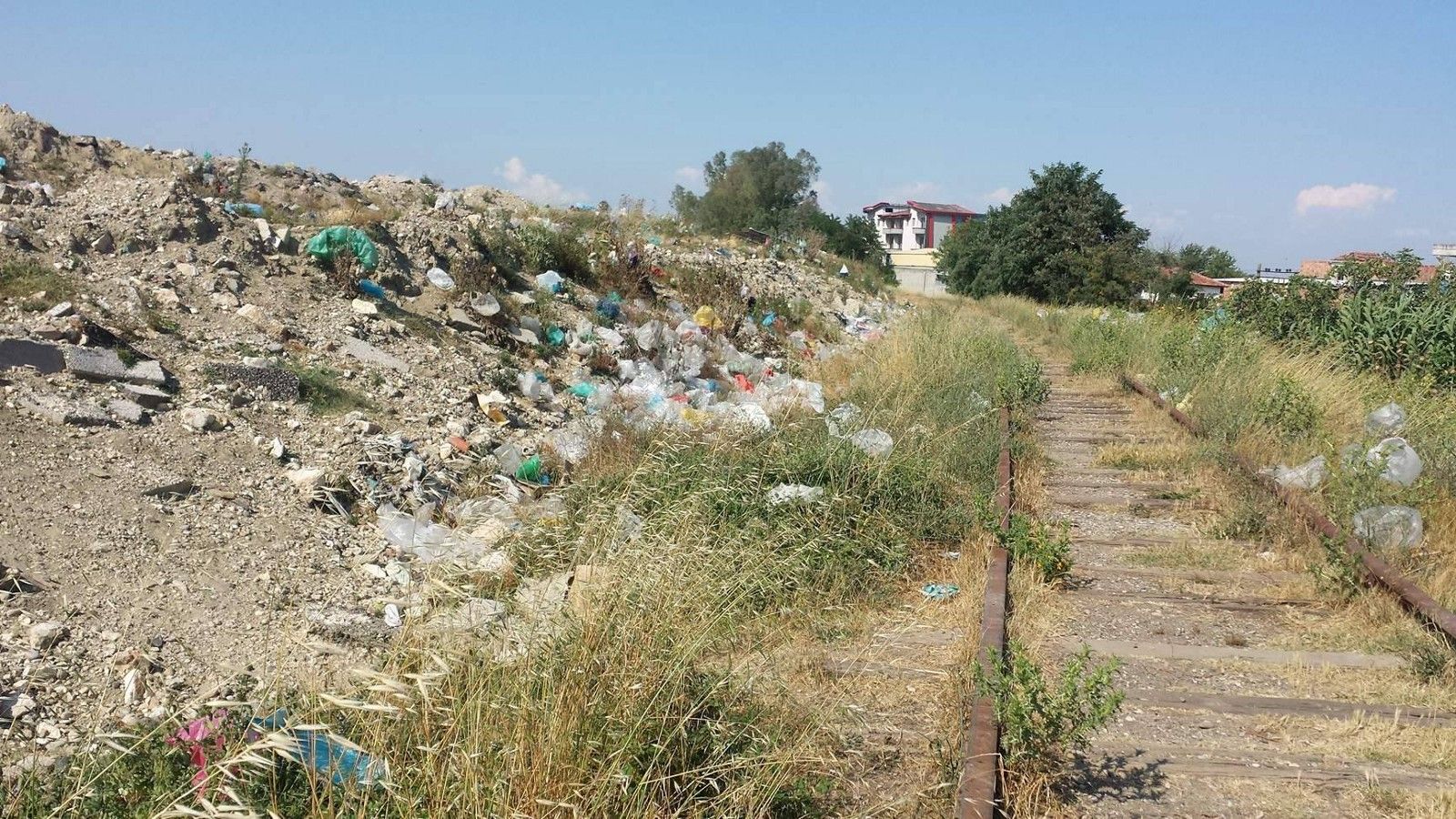 "Mali i mbetjeve", qytetarët e Fierit kërkojnë zgjidhje urgjente!