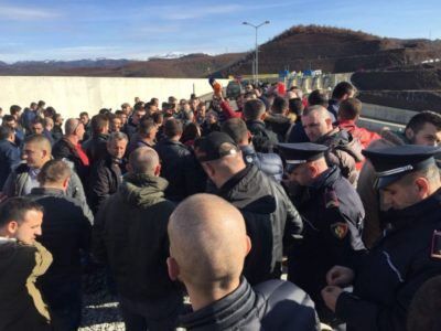 Banorët e Mirditës protestë kundër HEC-eve