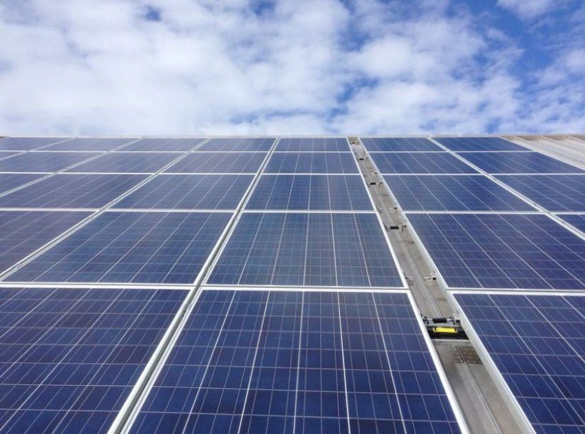 Energji nga dielli, 11 kërkesa në muaj për parqe fotovoltaike