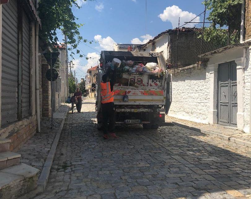 Gratë korçare, të parat që po ndërtojnë standardin e ri të riciklimit të mbetjeve