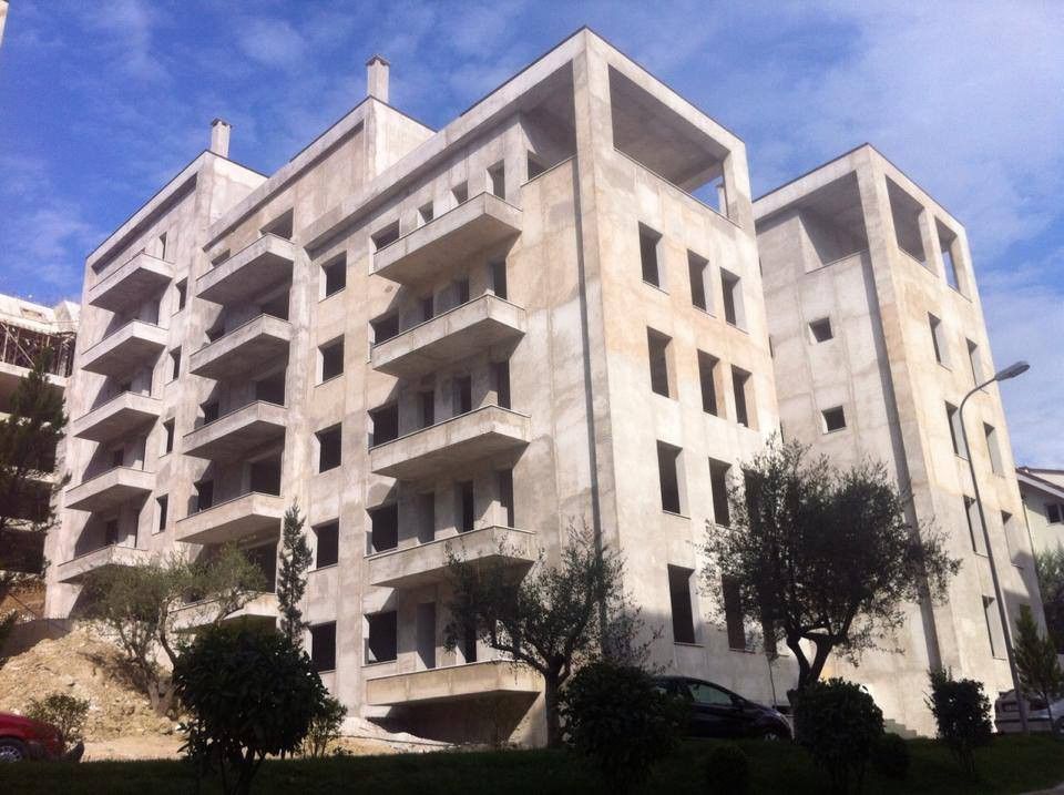 Spiralja e Tiranës së sëmurë