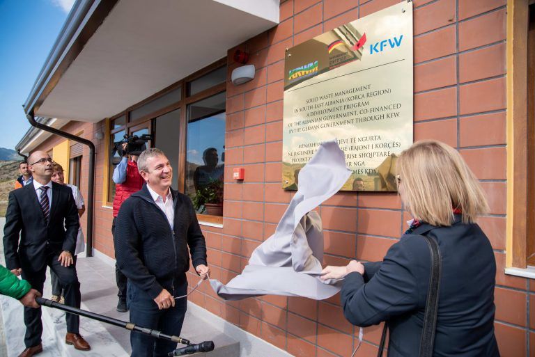 Përurimi landfillit Maliq dhe refuzimi incineratoreve në Fier e Tiranë