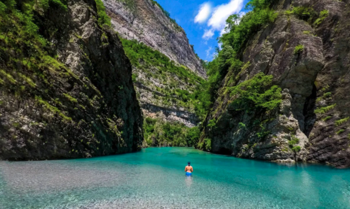 Tre hidrocentrale në Parkun Kombëtar të Thethit dhe lumin e Shalës marrin mbështetje nga Kina.