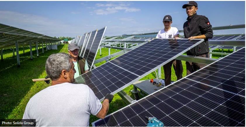 Impianti agrisolar po bëhet normë.