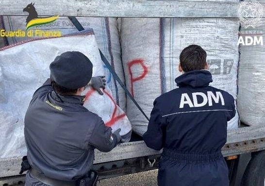 Mbetjet e rrezikshme ne dy bote te ndryshme…