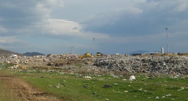 Inceneratori i Elbasanit, banorët ankohen për aromat e rënda që çlirohen prej tij