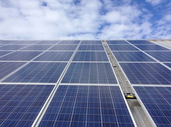 Energji nga dielli, 11 kërkesa në muaj për parqe fotovoltaike