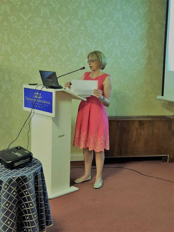 Përqëndrim i industrisë së plehrave në Tiranë.