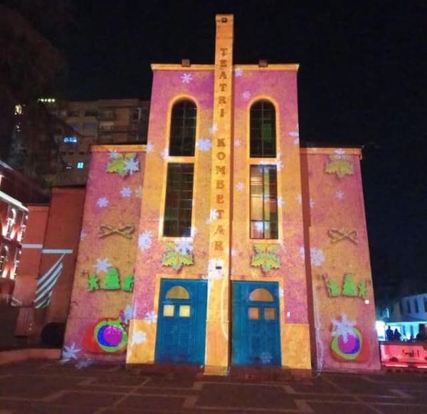 Teatri në këmbë: Fitore e pastër e shoqërisë civile