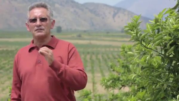 “Njihet si ‘Amazona’ e Laknasit”- Rexhep Uka i bashkohet protestës kundër ndërtimit të thertores