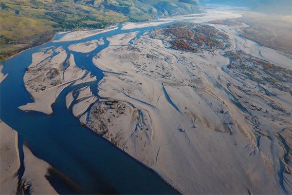 Ndalimi i rrjedhjes së lirë të Vjosës- çmenduri qeveritare