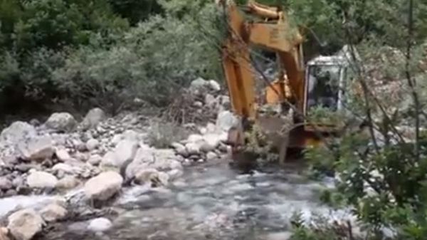 Lumi fle, armiku(HECvirusi) nuk fle.