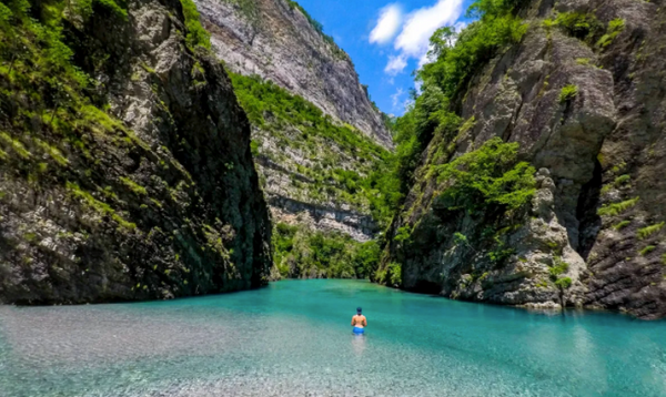 Tre hidrocentrale në Parkun Kombëtar të Thethit dhe lumin e Shalës marrin mbështetje nga Kina.