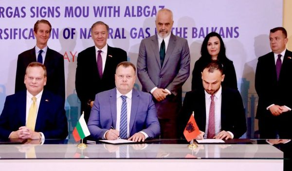 SHTËPIA E BARDHË - FAKT: Administrata Biden-⁠Harris shpall një pauzë të përkohshme për miratimet në pritje të eksporteve të gazit natyror të lëngshëm.